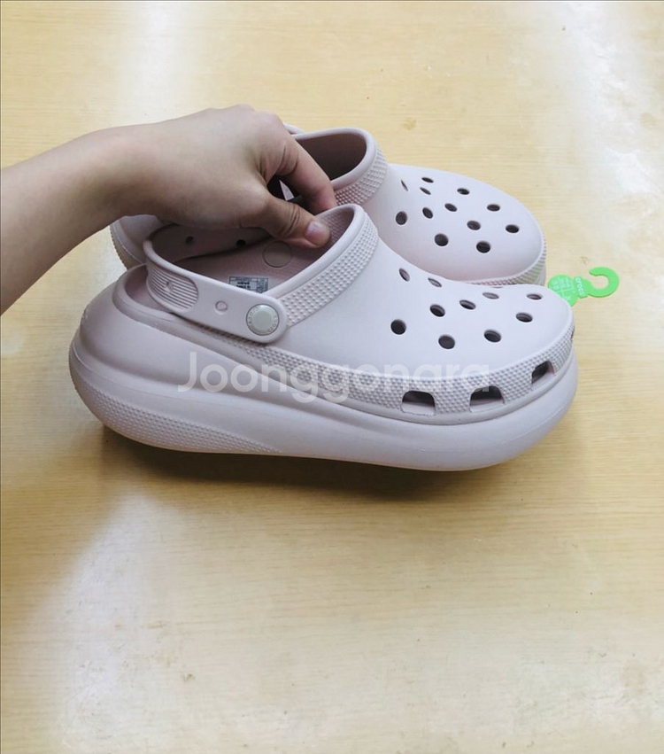 크록스 크록스 클래식 크러쉬 클로그 여성 슬리퍼 샌들--0