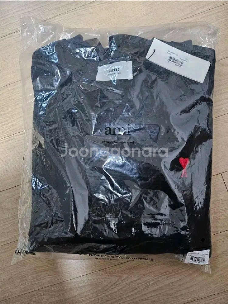정품 아미 맨투맨 블랙 XL 새상품 QR 있는 모델--0