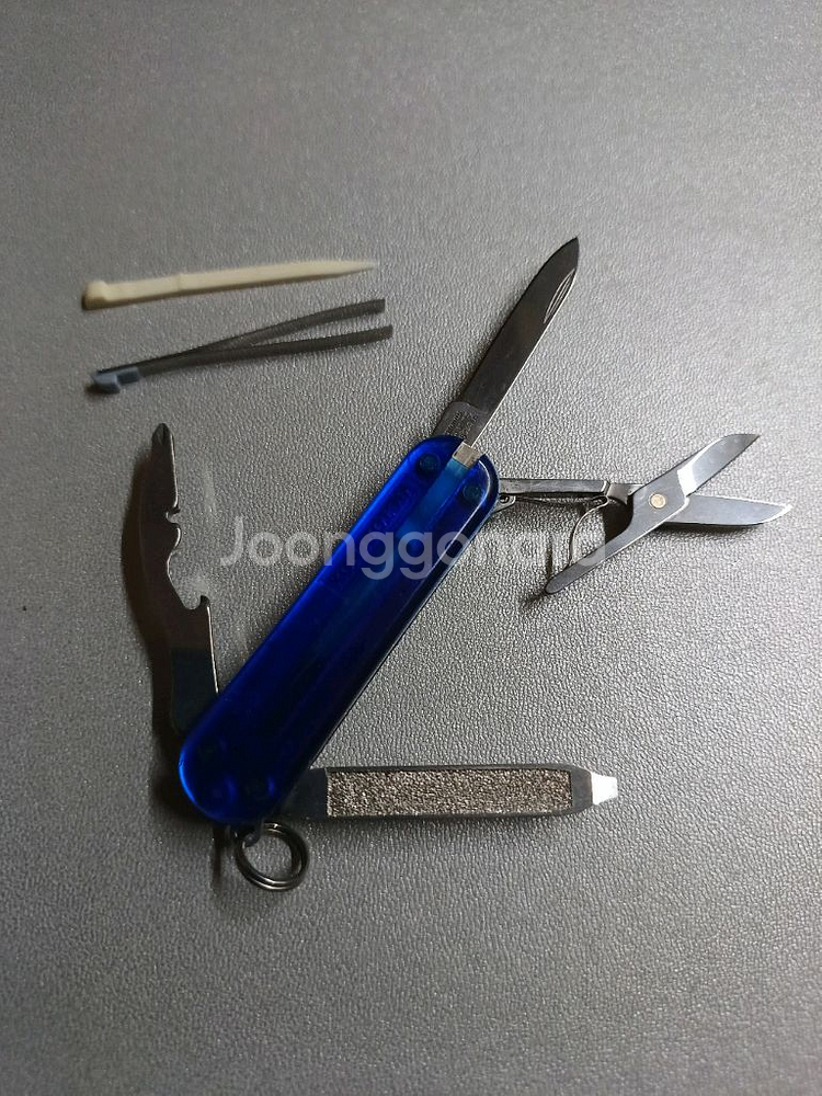 빅토리녹스 키체인 멀티툴. 램블러 투명블루--3