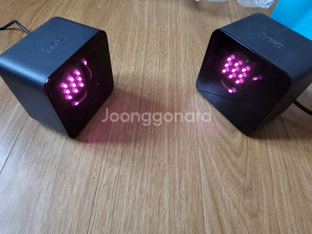 HTC VIVE 베이스스테이션 1.0 2개 판매합니다--0