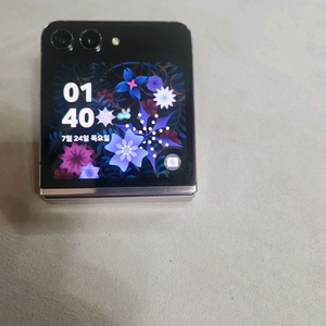 갤럭시 플립5 512기가 매우 깔끔함