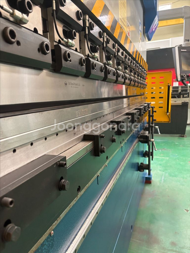 일우중고 절곡기12T/2500--2