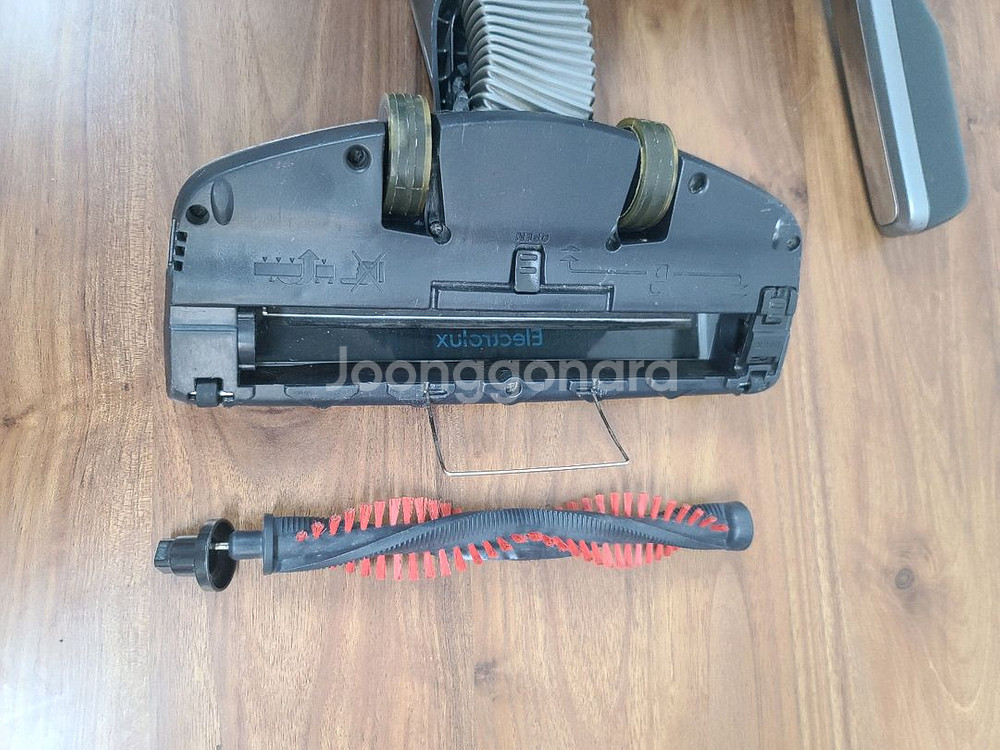 일렉트로룩스 무선청소기 ZB3111(1시간23분작동)--4