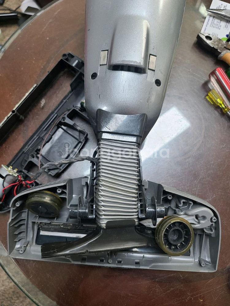 일렉트로룩스 무선청소기 ZB3111(1시간23분작동)--5