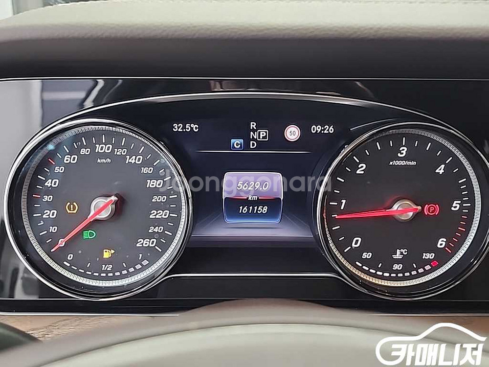 [벤츠]E-클래스 W213 E220d 4MATIC 아방--5