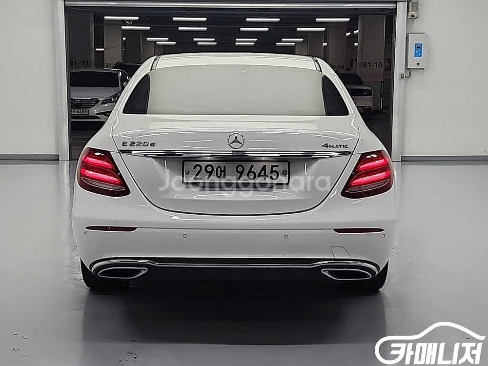 [벤츠]E-클래스 W213 E220d 4MATIC 아방--2