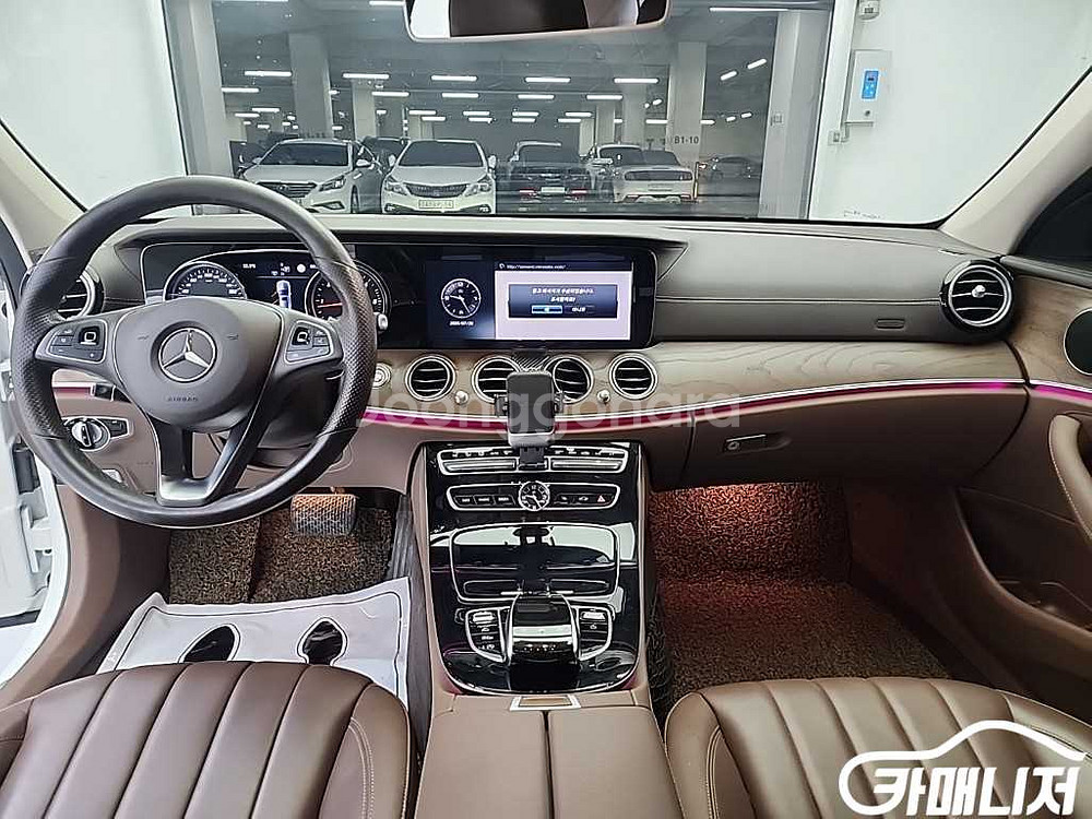 [벤츠]E-클래스 W213 E220d 4MATIC 아방--6