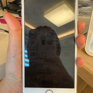 아이폰 8 플러스 (카메라 촬영시 소리 안나는 기종)