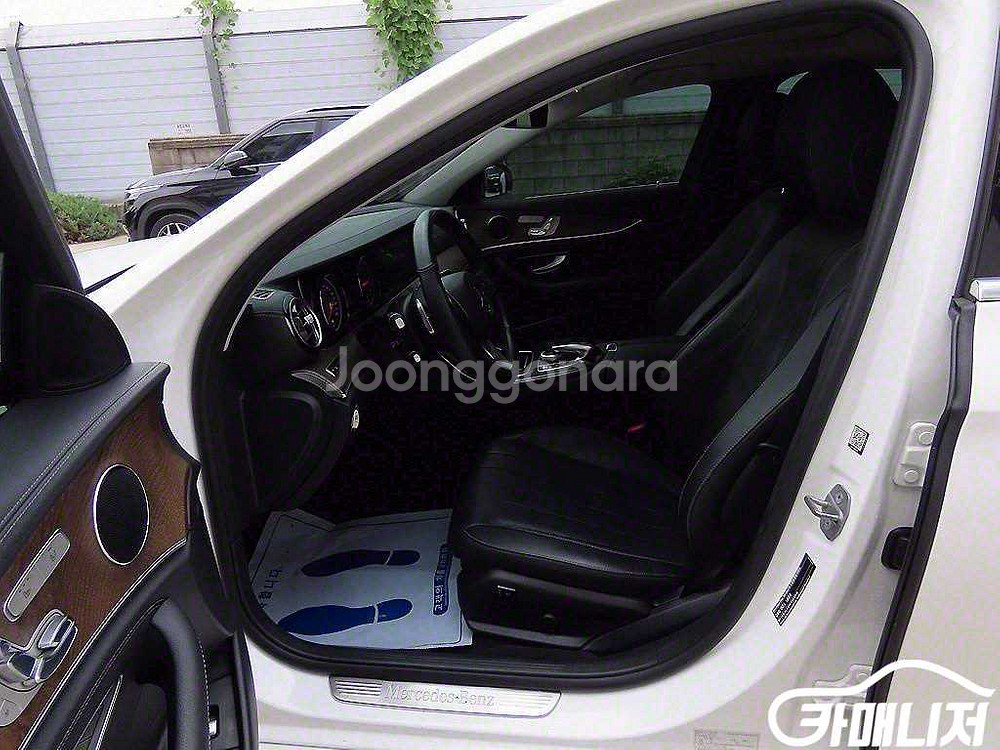 [벤츠]E-클래스 W213 E220d 4MATIC 익스--4