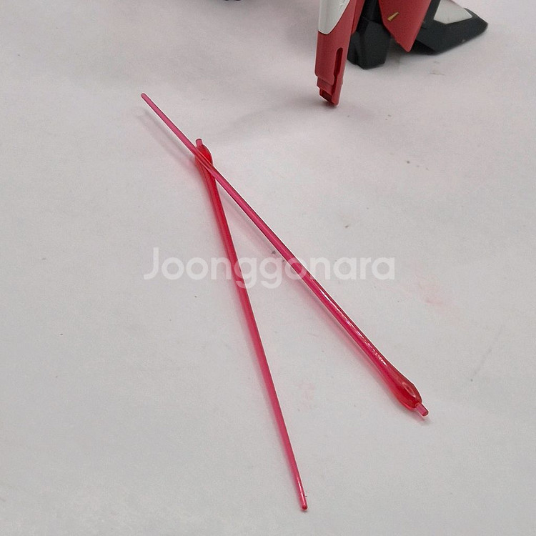 (중급) 시드 무등급 1/100 세이버 건담 반다이 프--4