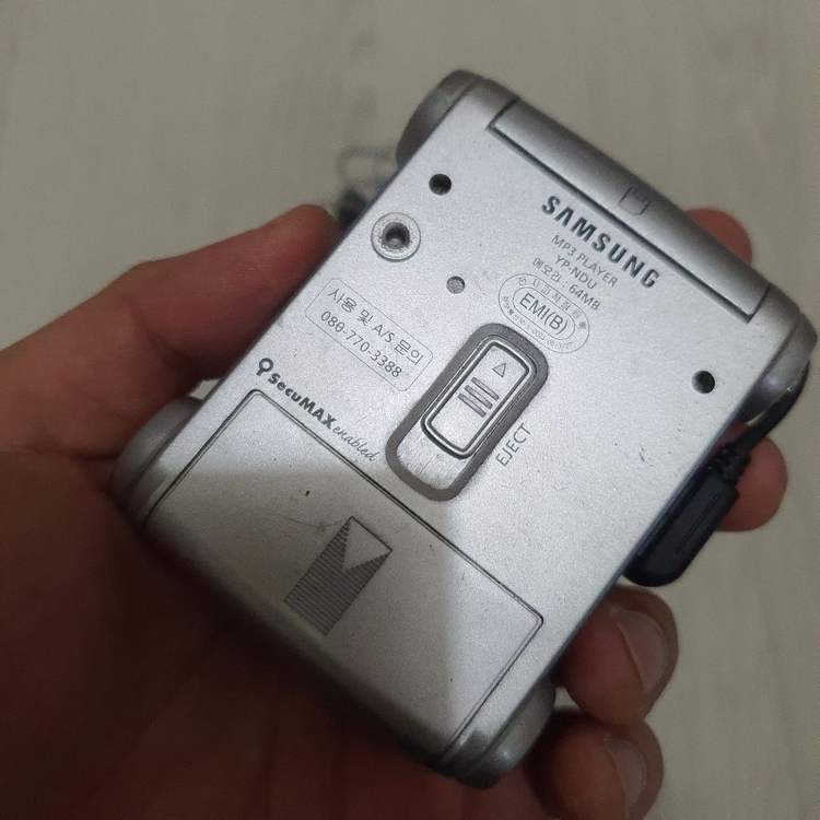 삼성 옙 YP-NDU 64mb mp3 엠피쓰리 정크품--2