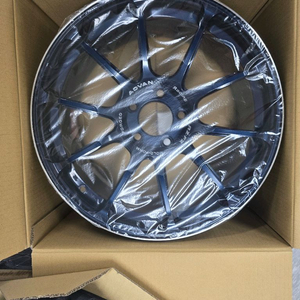 요코하마 어드반 RZ-F2 18인치