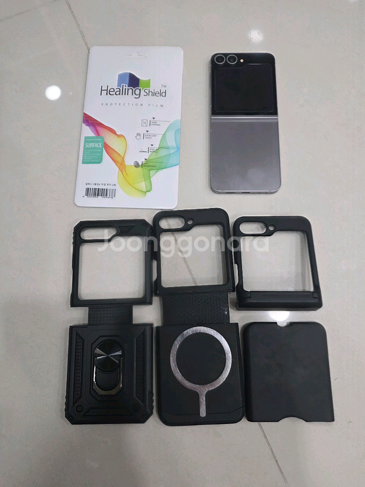 갤럭시 Z 플립6 256 케이스 액보팝니다--0