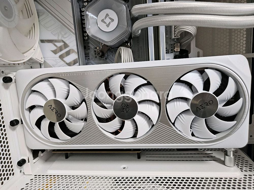GIGABYTE RTX 4070 SUPER 에어로--1