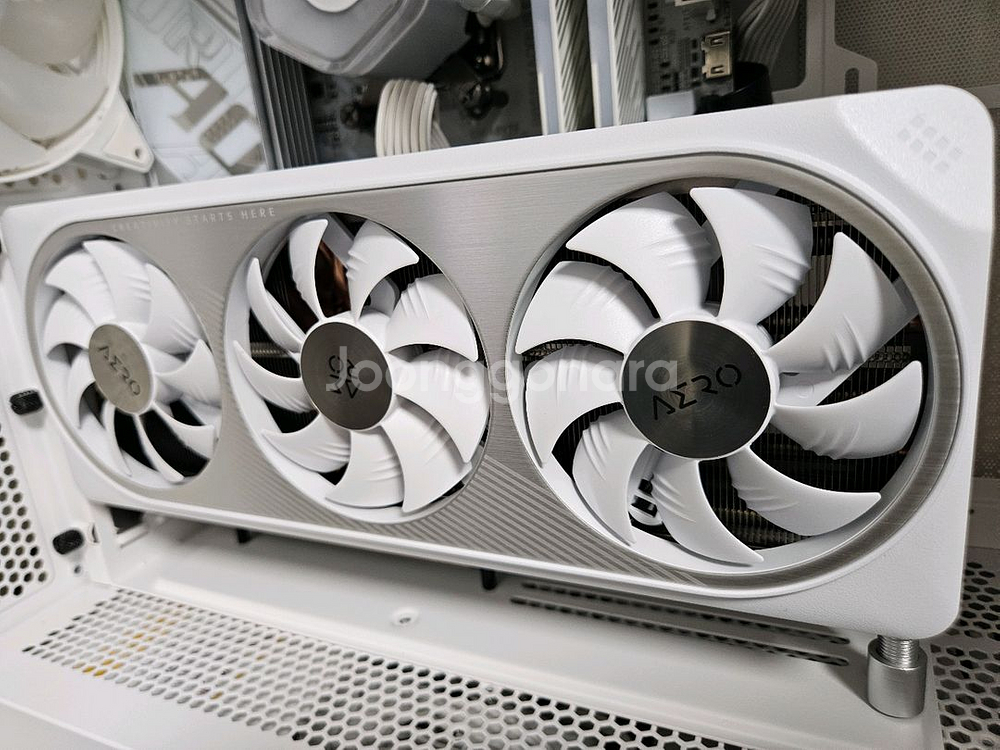 GIGABYTE RTX 4070 SUPER 에어로--2