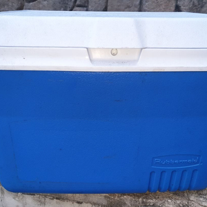 아이스박스 45리터정도 2만원 택배시 6천원 추가