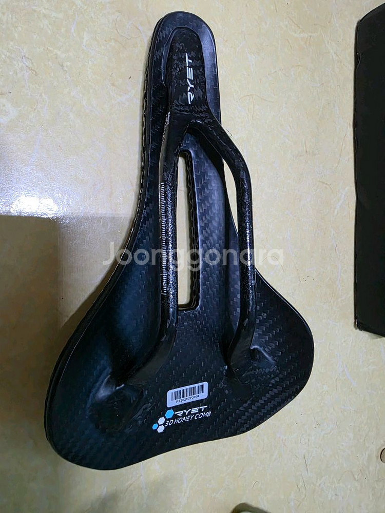 RYET 3D 풀카본 안장 새상품--2
