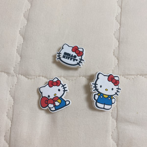 크록스 공식 헬로키티 지비츠 새상품 (개당가격)