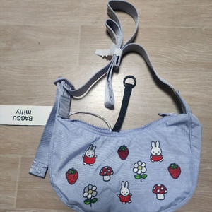 ((새제품)) 미국 바쿠 미피 스몰백 팝니다.