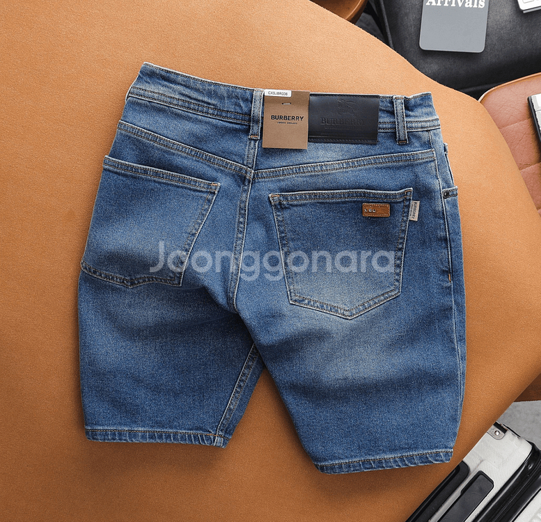 버버리 타이탄 진청 반바지[새상품]해외--1
