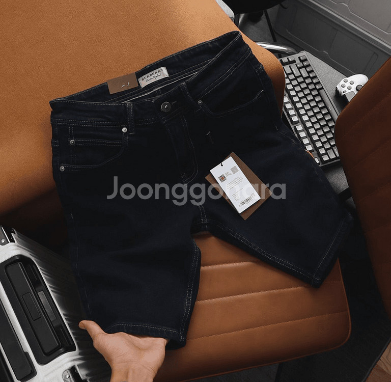 버버리 타이탄 블랙청 반바지[새상품]해외--3