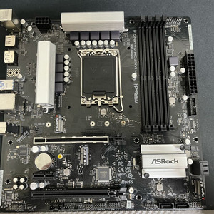 ASRock B660M Phantom Gamimg 4