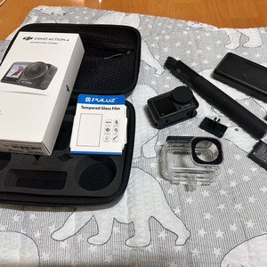 DJI 오즈모 액션4 어드벤쳐콤보 및 기타악세 팝니다