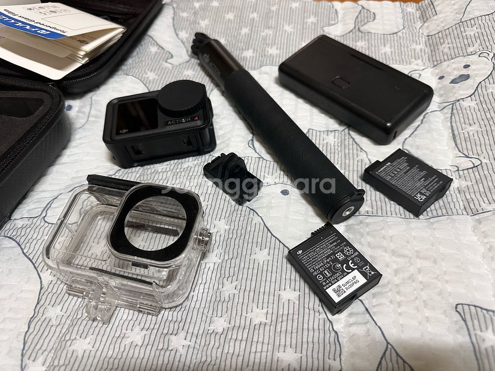 DJI 오즈모 액션4 어드벤쳐콤보 및 기타악세 팝니다--2