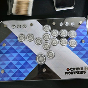 펑크워크샵 히트박스M 팝니다