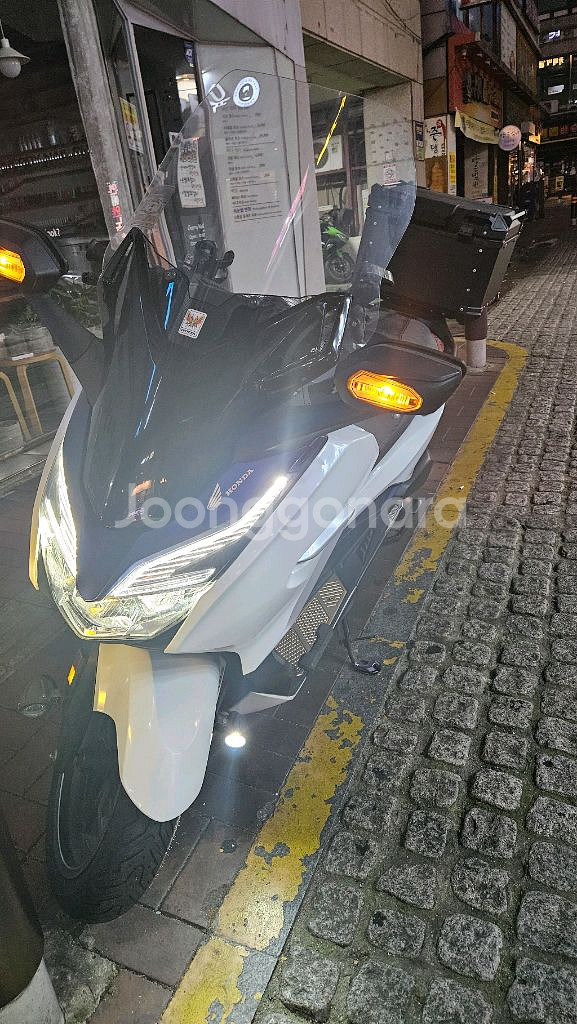 혼다 19년식 포르자300 팔아요--0