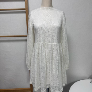 레이스 펀칭 블라우스 미니원피스