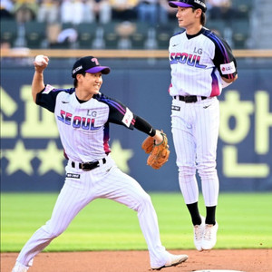 8월 8일 잠실 1루 3연석 판매합니다