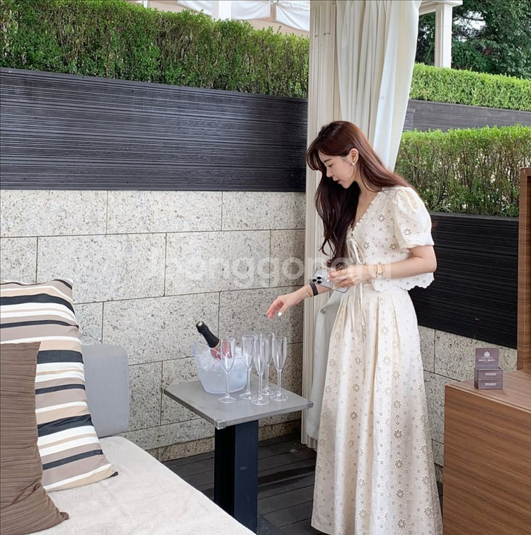 바이씨니 소피펀칭투피스 베이지 라지--2