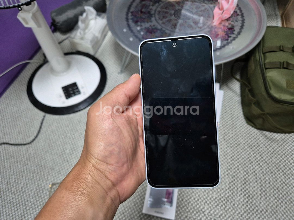 상태좋은 갤럭시 A35 5G 아이스블루 SK향 팝니다.--3