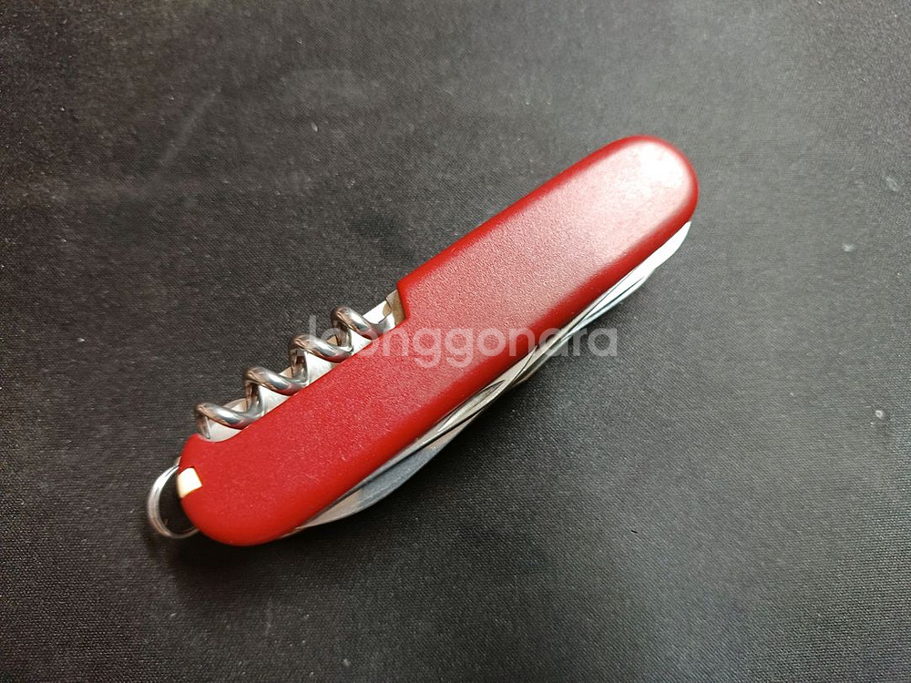 빅토리녹스 멀티툴 헌츠맨 무광레드를 판매합니다.--2
