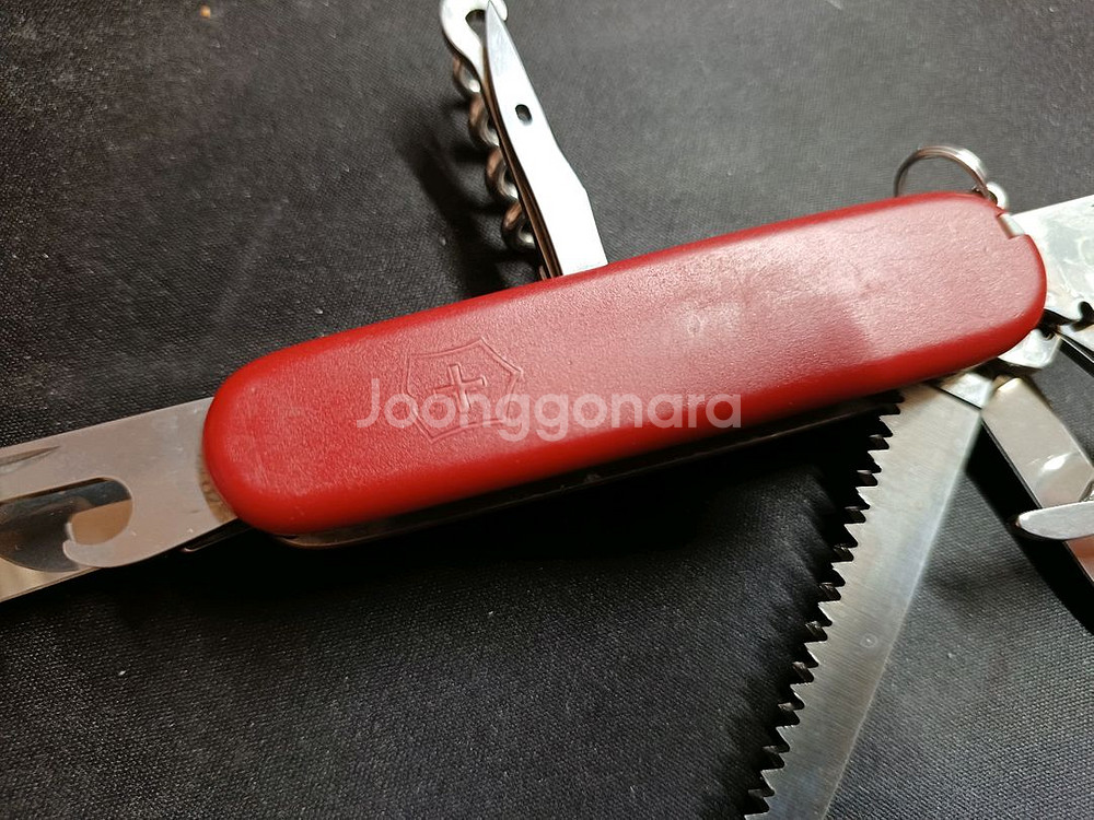 빅토리녹스 멀티툴 헌츠맨 무광레드를 판매합니다.--4