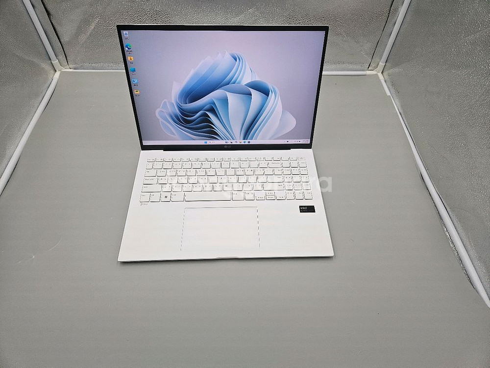 25년제조)LG그램 노트북 16인치 U5/램16/SSD--0