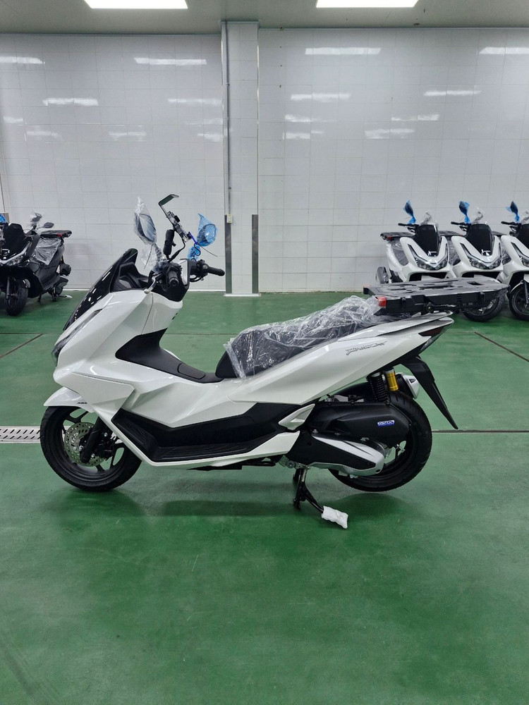 혼다 PCX125 배달 오토바이 이미지