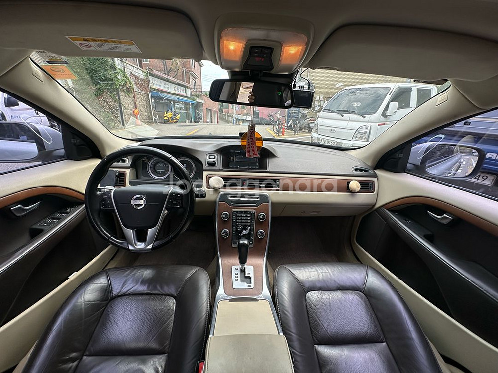 2012년식 볼보 XC70 135,000km--9