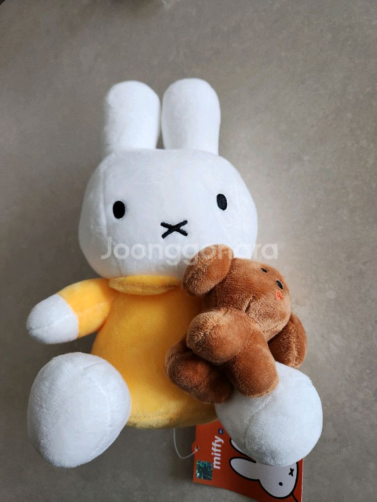 강아지 안은 미피 인형--0