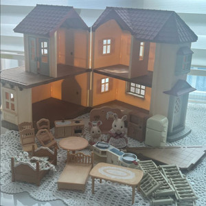 실바니안 이층집 두개