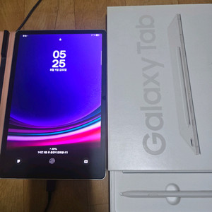 갤럭시 탭 s9 wifi 128g 베이지 팝니다.