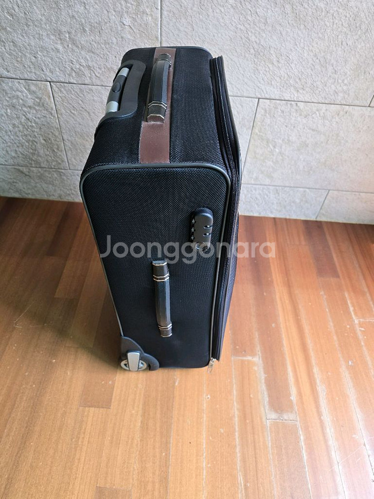 24인치 여행캐리어 팔아요--4