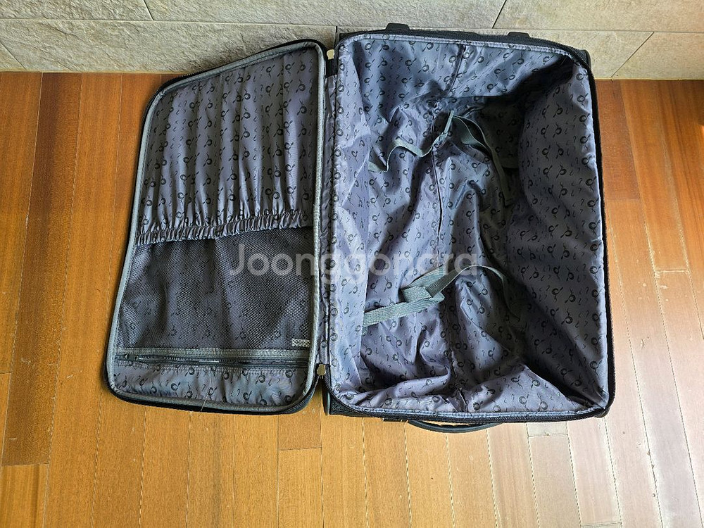 24인치 여행캐리어 팔아요--5