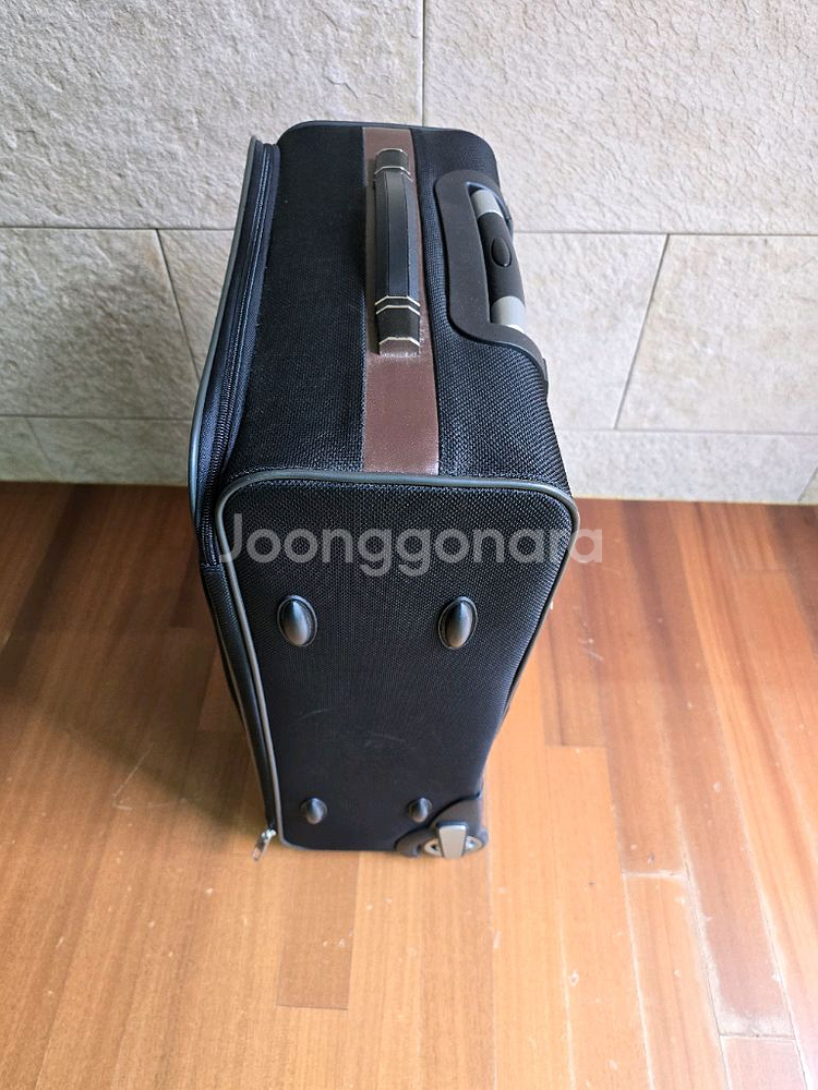 24인치 여행캐리어 팔아요--1