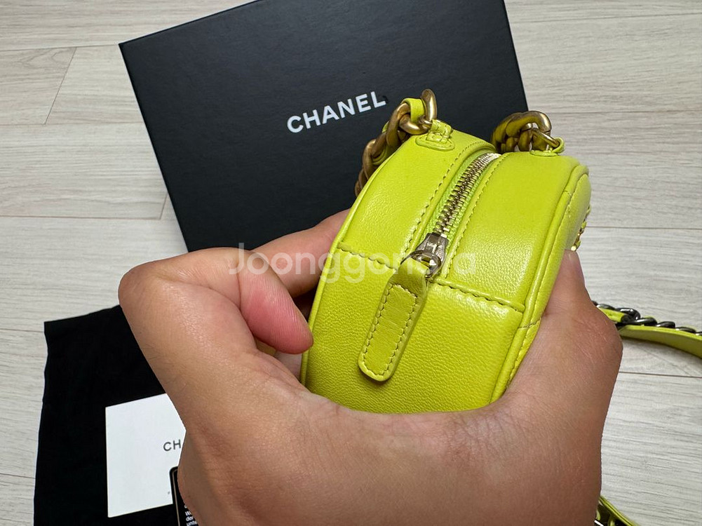 정품 샤넬 19 시즌 한정 동그리백 탬버린백 라임--6