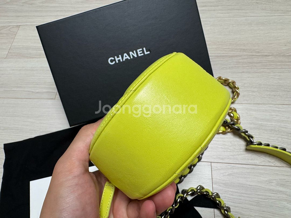 정품 샤넬 19 시즌 한정 동그리백 탬버린백 라임--4