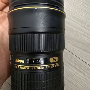 니콘 NIKKOR 24-70mm 렌즈