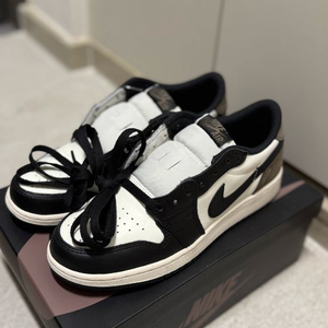 나이키 덩크 로우 스니커즈
