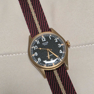 KUOE Old Smith 브론즈 시계 쿠오 올드스미스